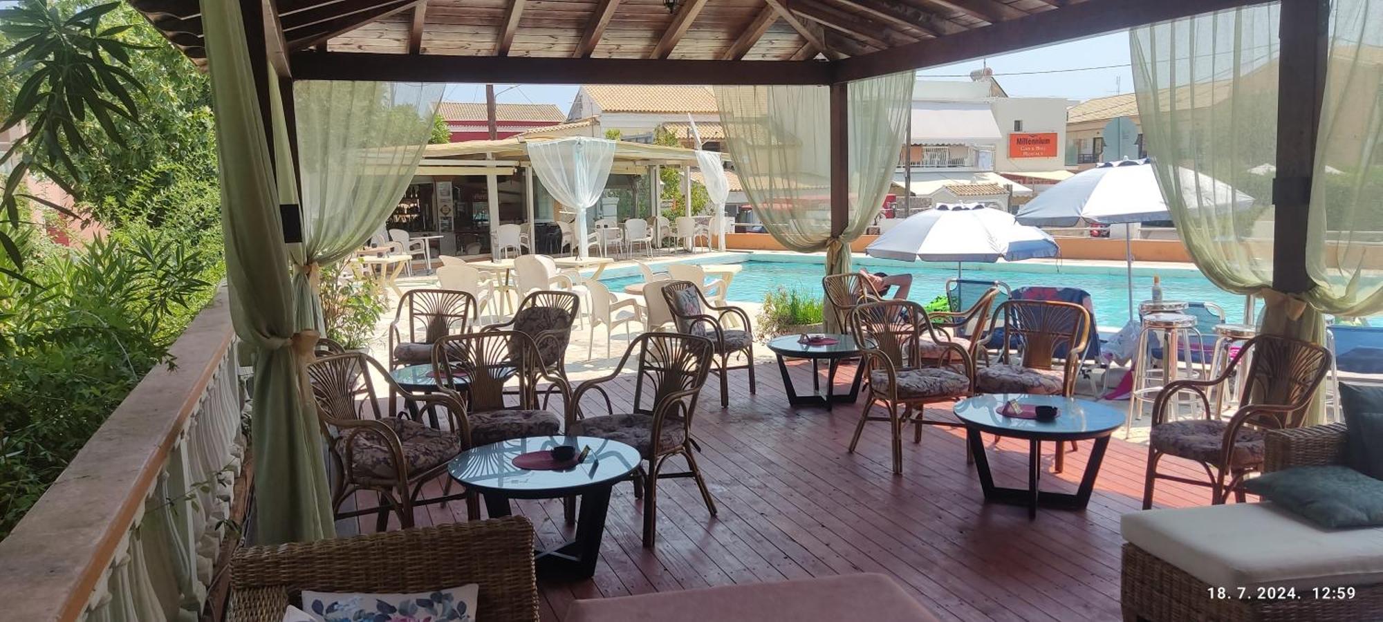 Pantheon Hall Hotel Mesongi Ngoại thất bức ảnh
