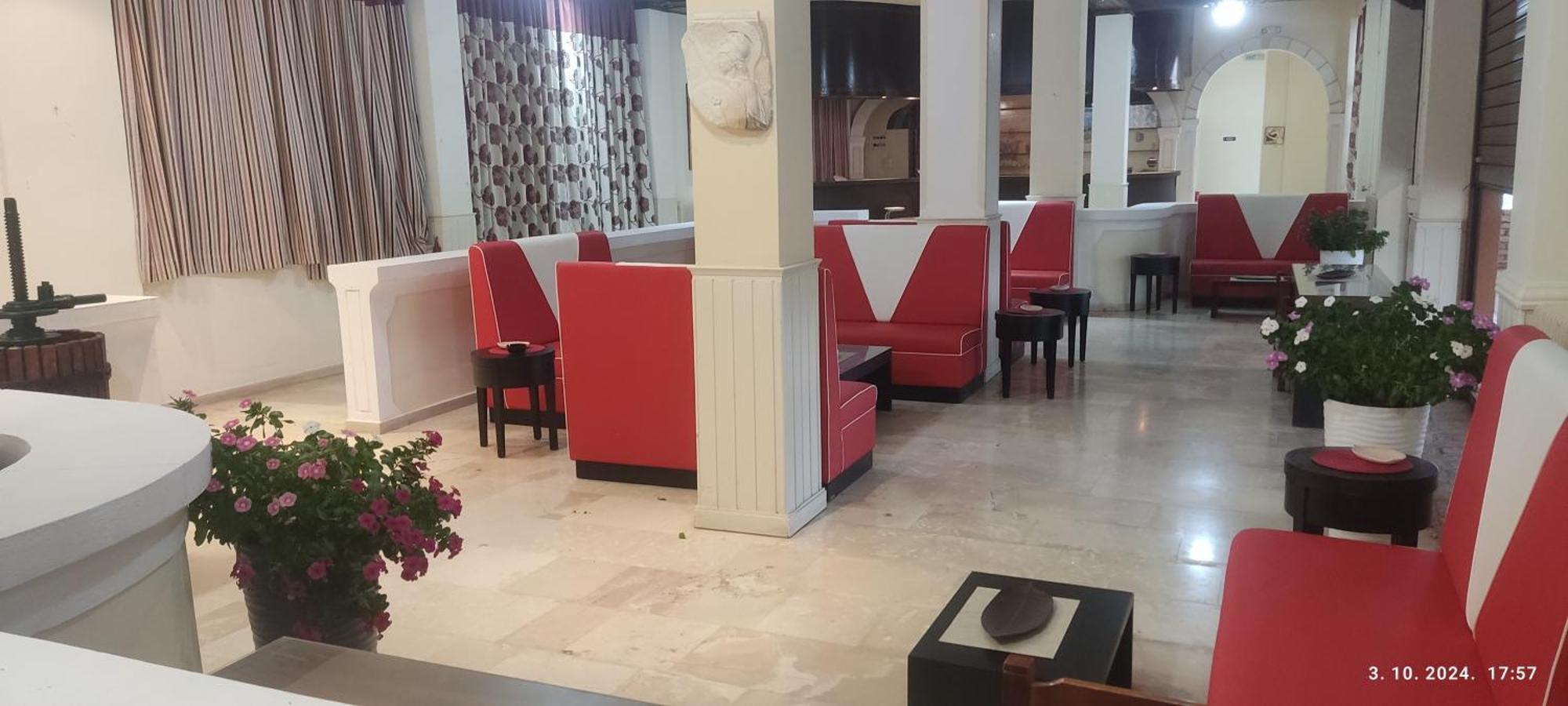 Pantheon Hall Hotel Mesongi Ngoại thất bức ảnh